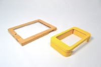 Cadre en bois verni pour iPad et cadre MDF laqué.